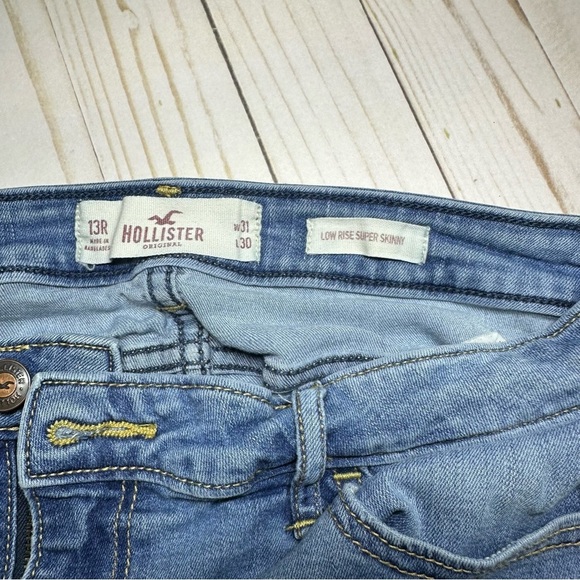 Hollister Blue Skinny Jeans with Distressed Details - Picture 3 of 4